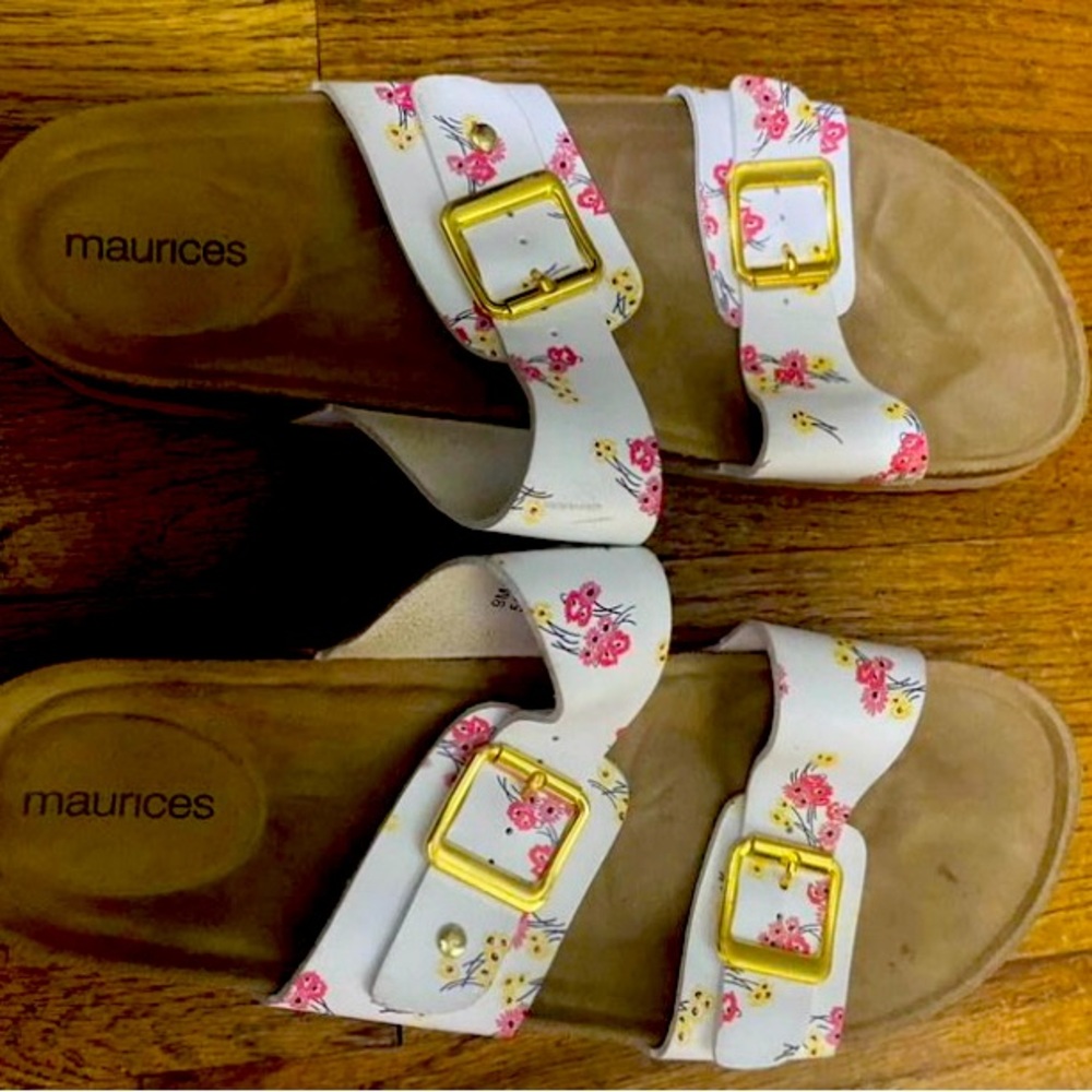 Maurcies Sandals, Size 9
